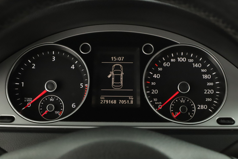 Volkswagen Passat CC, 2011