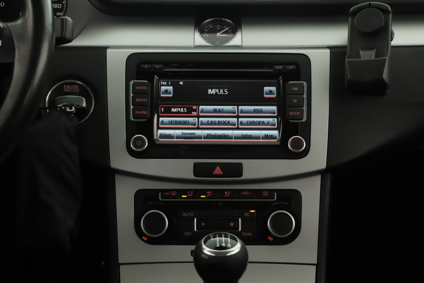 Volkswagen Passat CC, 2011