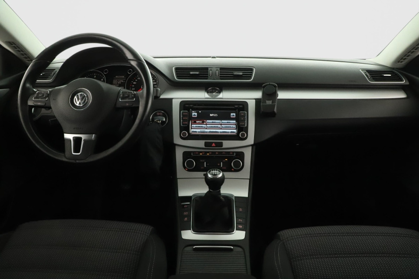 Volkswagen Passat CC, 2011