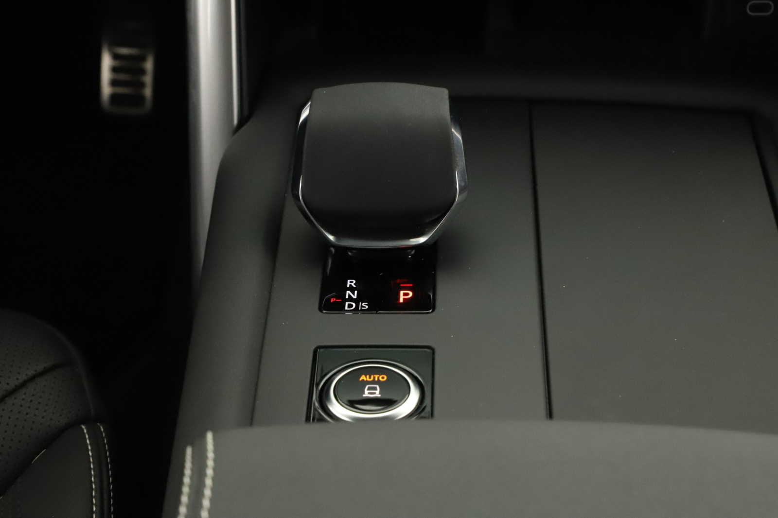 Land Rover Discovery - 2024