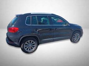 Volkswagen Tiguan - 2012