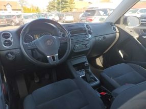 Volkswagen Tiguan - 2012