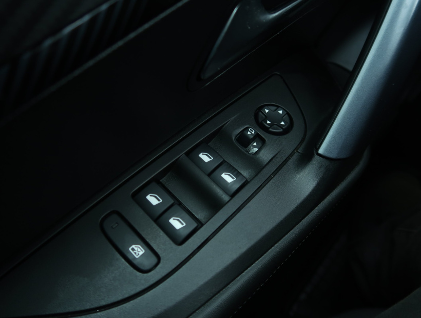 Peugeot 2008, 2020