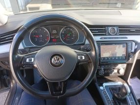 Volkswagen Passat - 2016