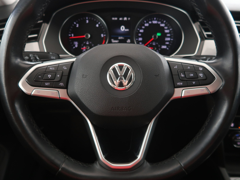 Volkswagen Passat, 2020