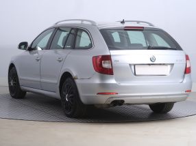 Škoda Superb - 2010