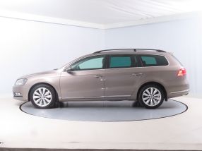 Volkswagen Passat - 2011