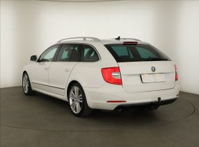 Škoda Superb - 2015
