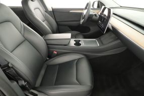 Tesla Model Y - 2023