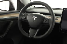 Tesla Model Y - 2023
