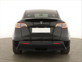 Tesla Model Y - 2023