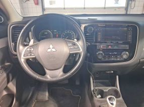 Mitsubishi Outlander - 2014