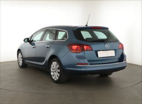 Opel Astra - 2013
