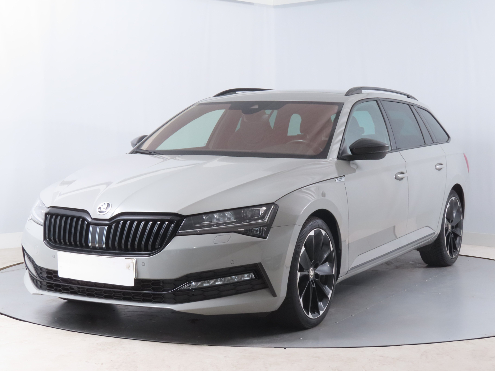 Škoda Superb - 2024