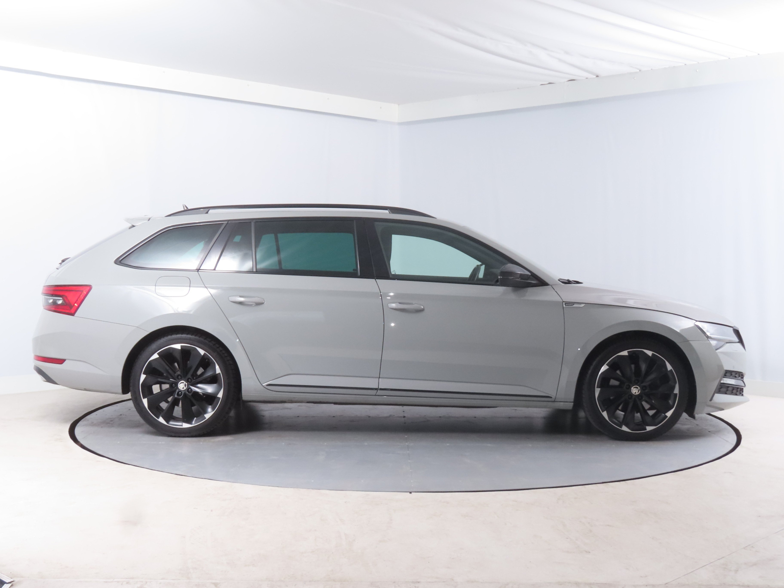 Škoda Superb - 2024