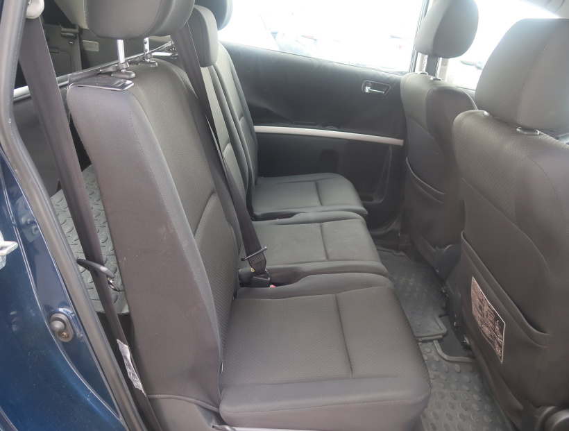 Toyota Corolla Verso, 2004