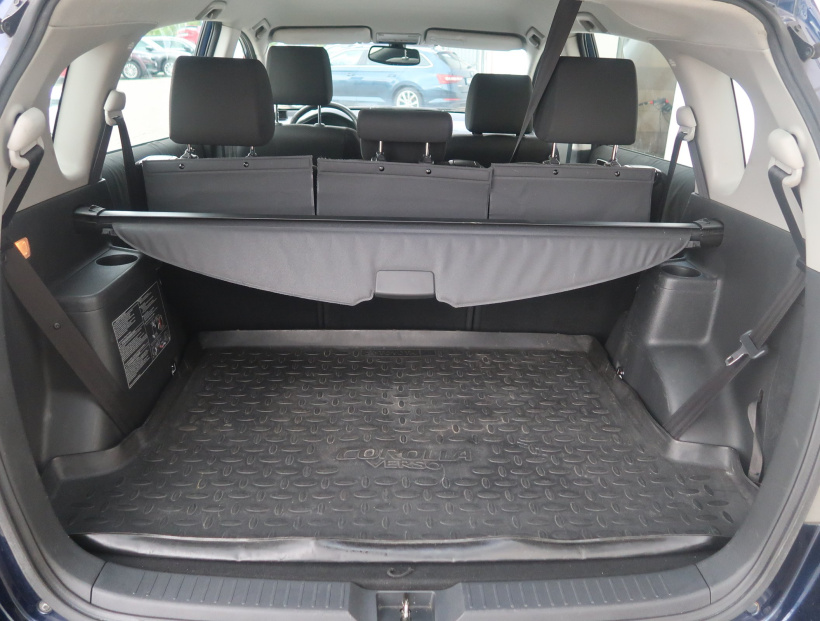 Toyota Corolla Verso, 2004