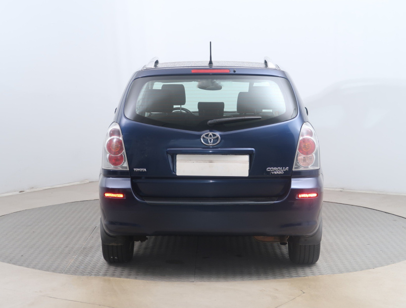 Toyota Corolla Verso, 2004