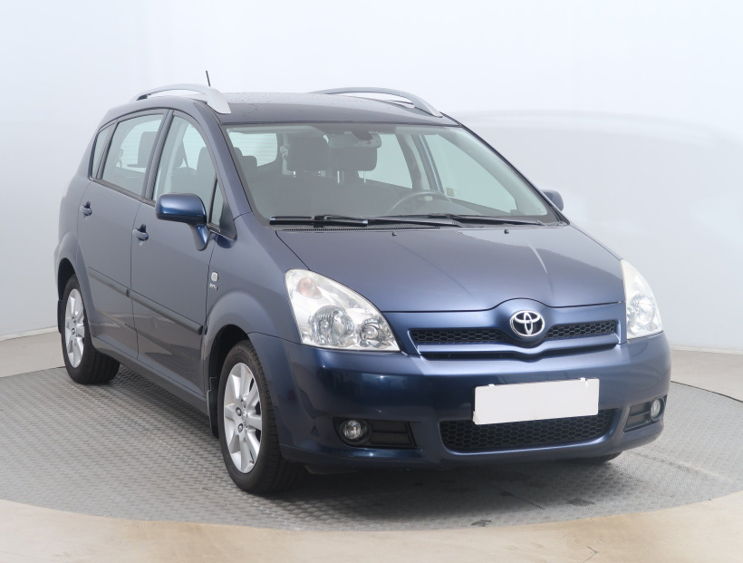 Toyota Corolla Verso, 2004