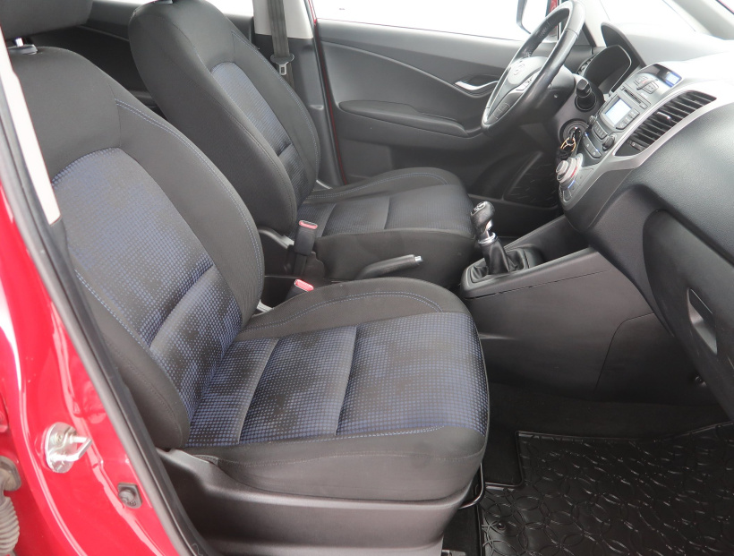 Hyundai ix20, 2012