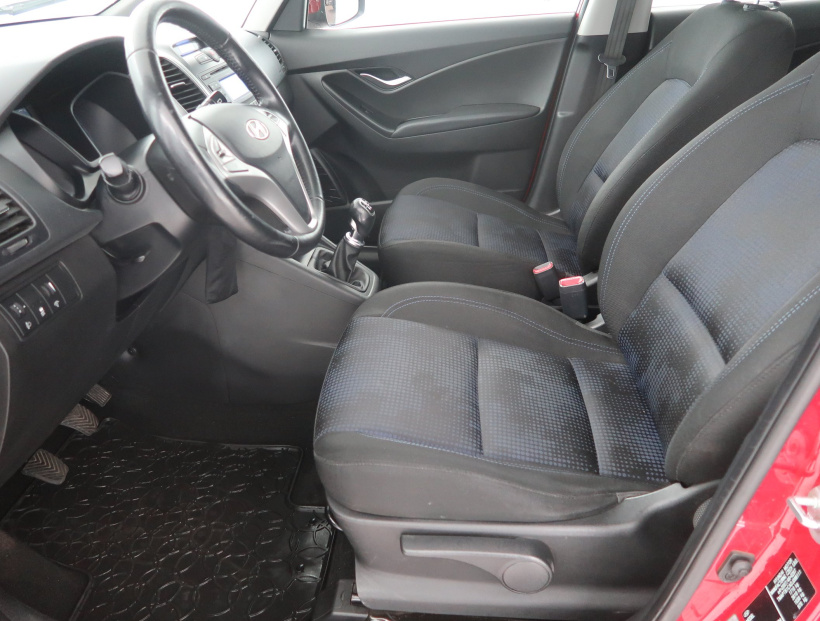Hyundai ix20, 2012