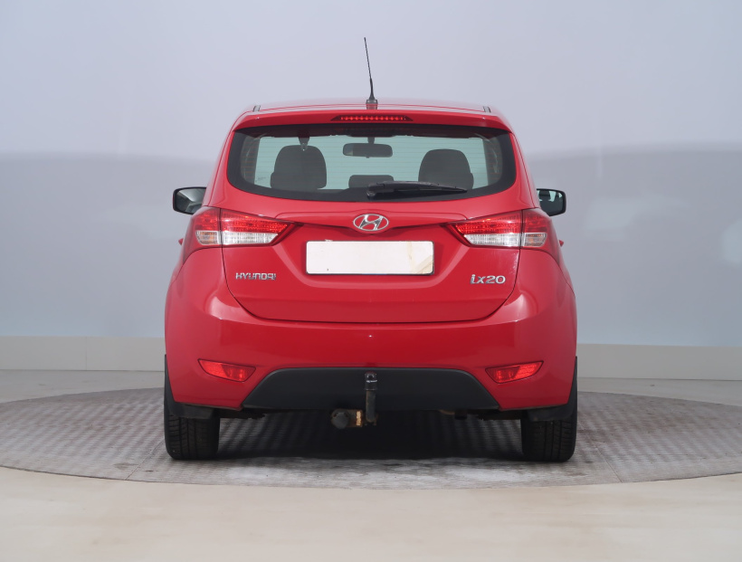 Hyundai ix20, 2012