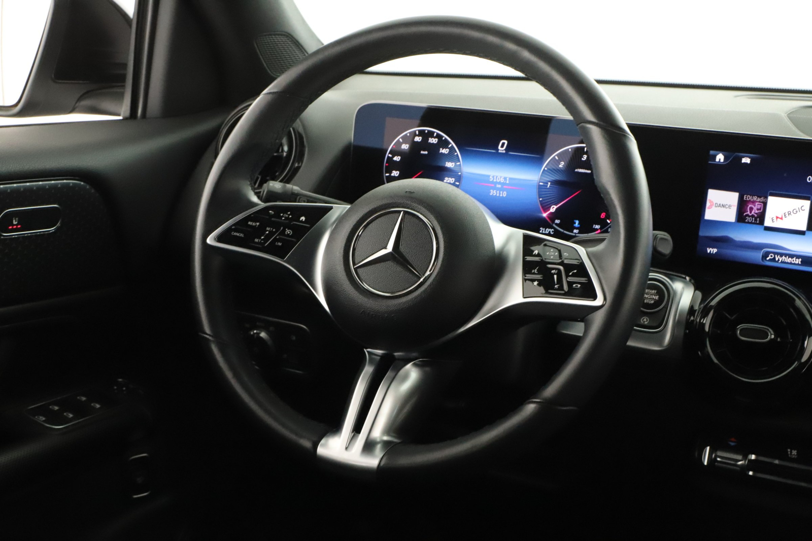Mercedes-Benz GLB - 2024