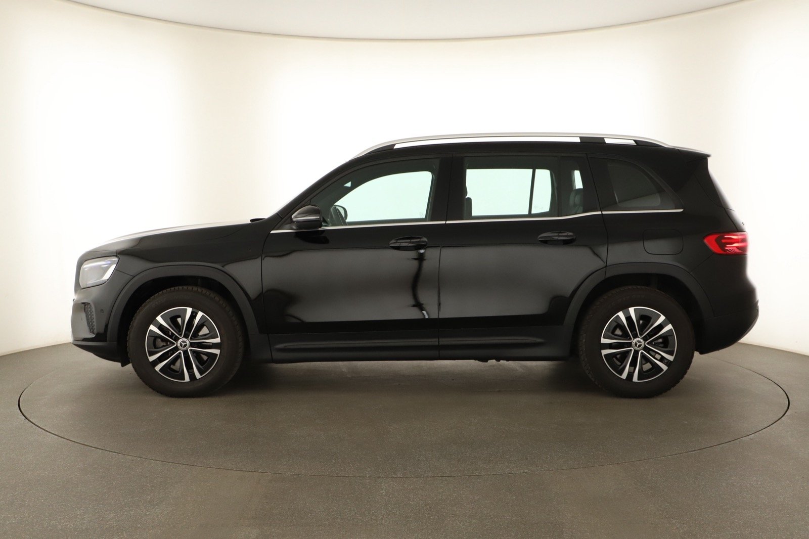 Mercedes-Benz GLB - 2024