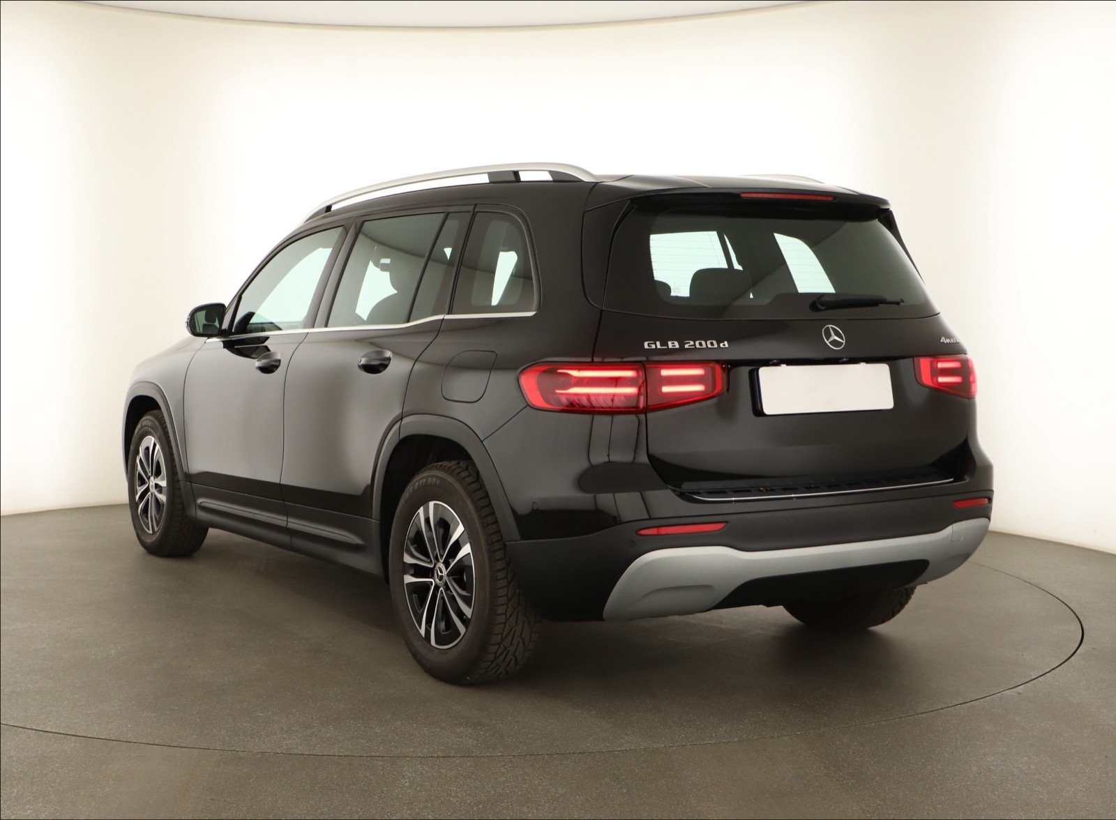 Mercedes-Benz GLB - 2024