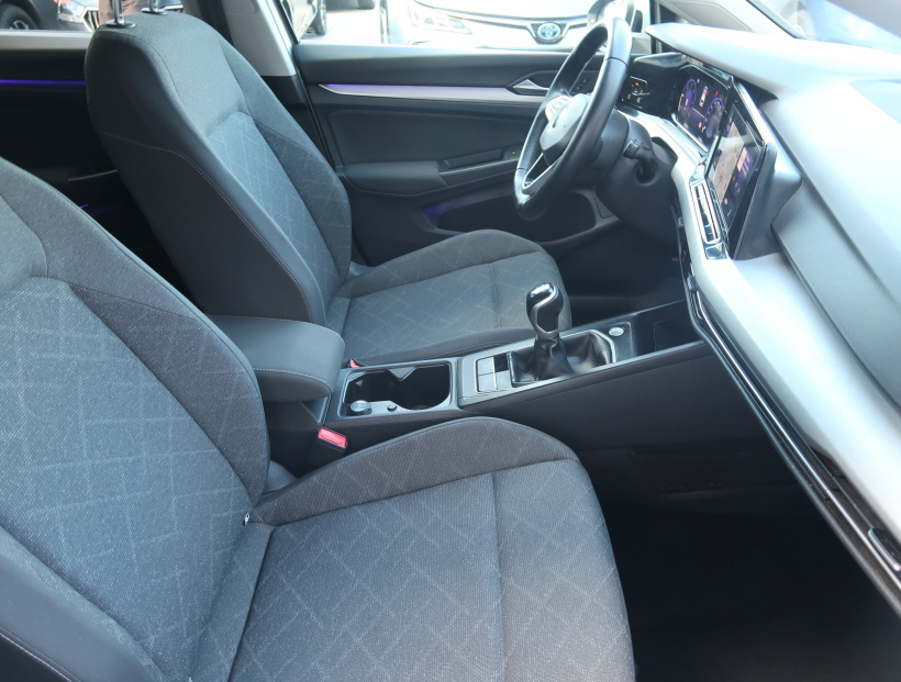 Volkswagen Golf, 2021