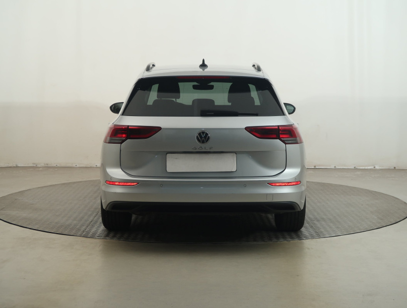 Volkswagen Golf, 2021