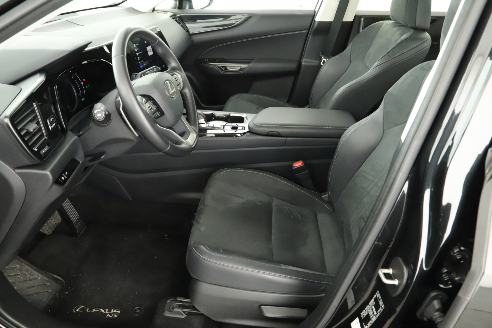 Lexus NX - 2023