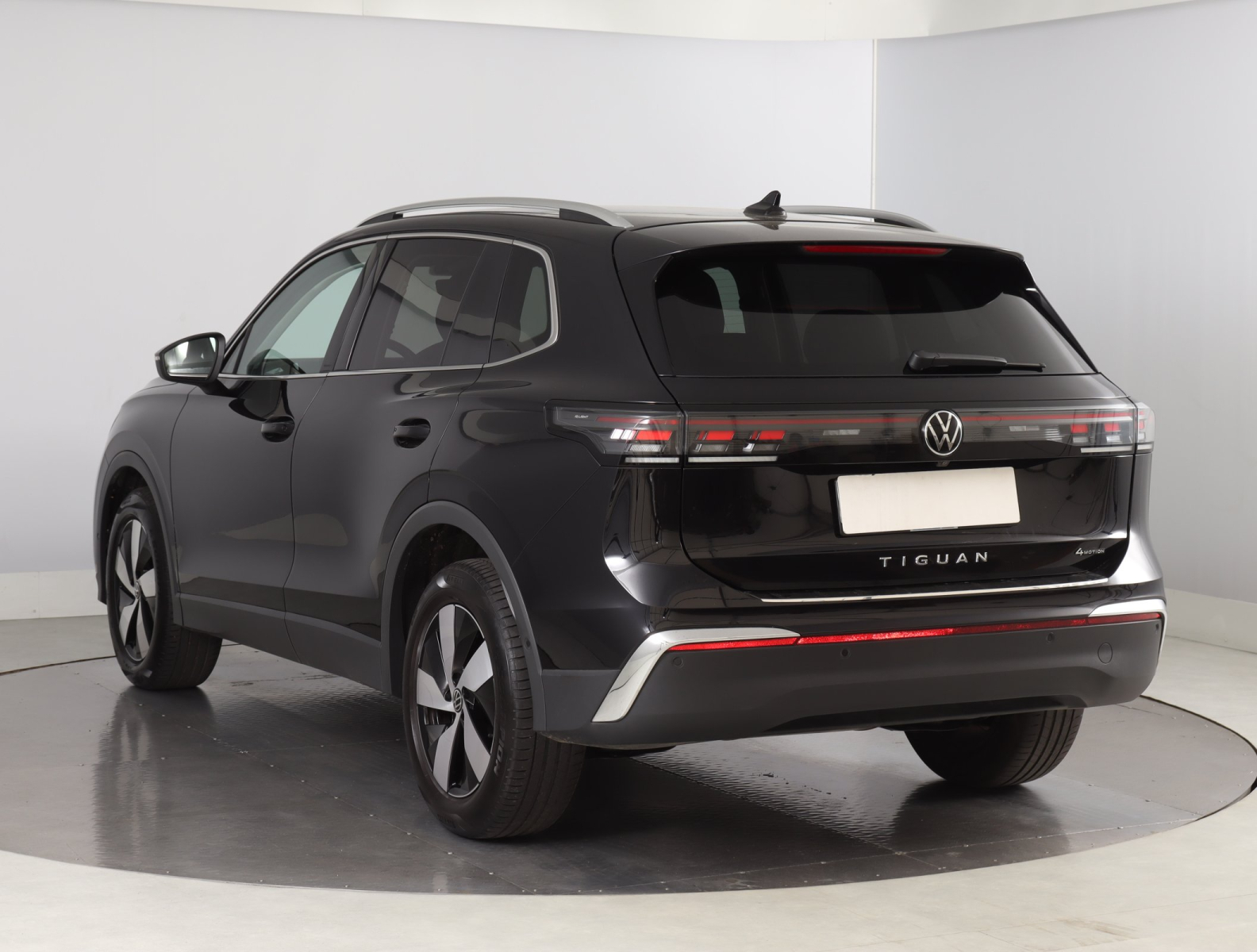 Volkswagen Tiguan - 2024