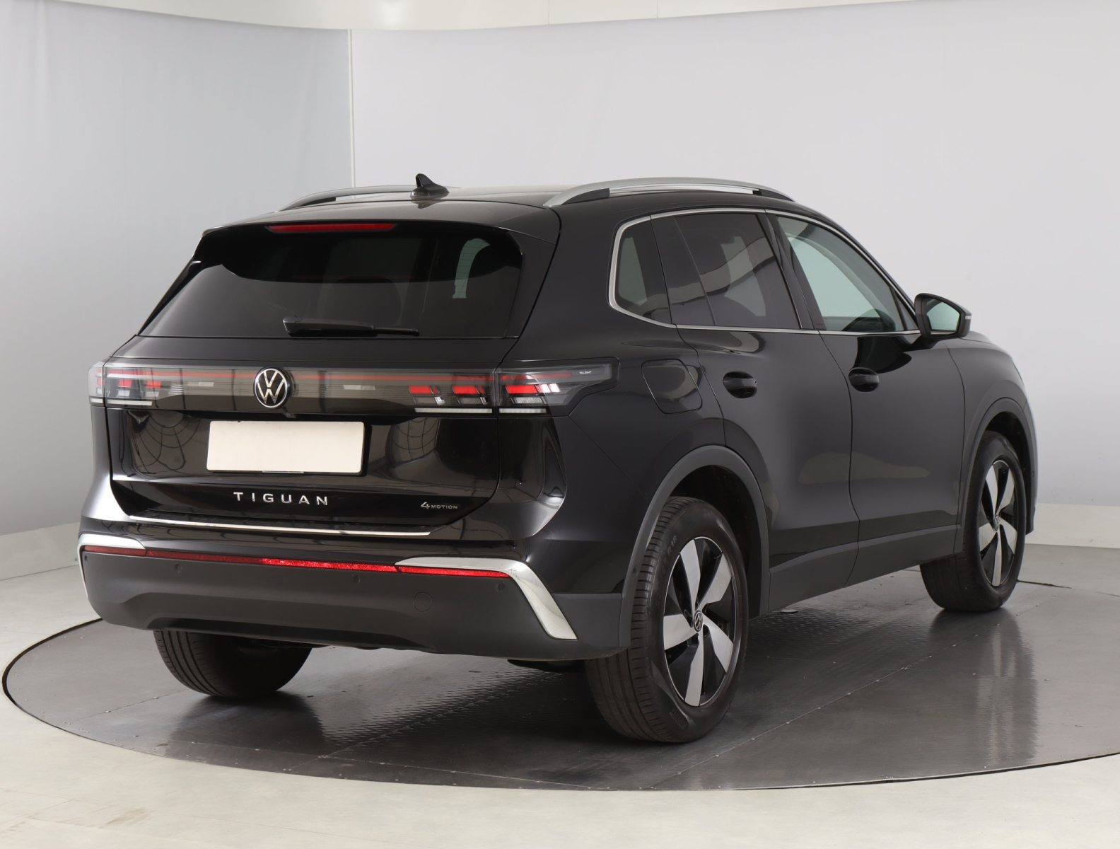 Volkswagen Tiguan - 2024