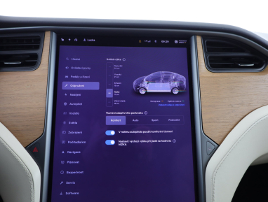 Tesla Model X - 2020