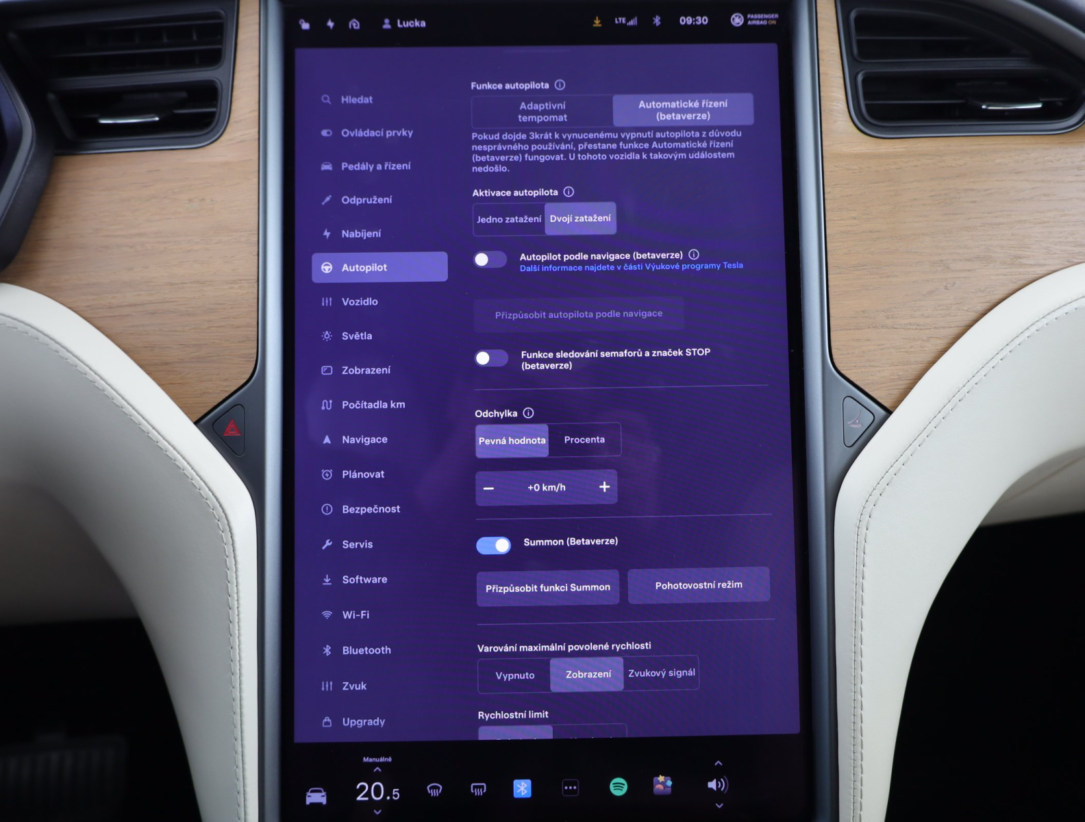 Tesla Model X - 2020
