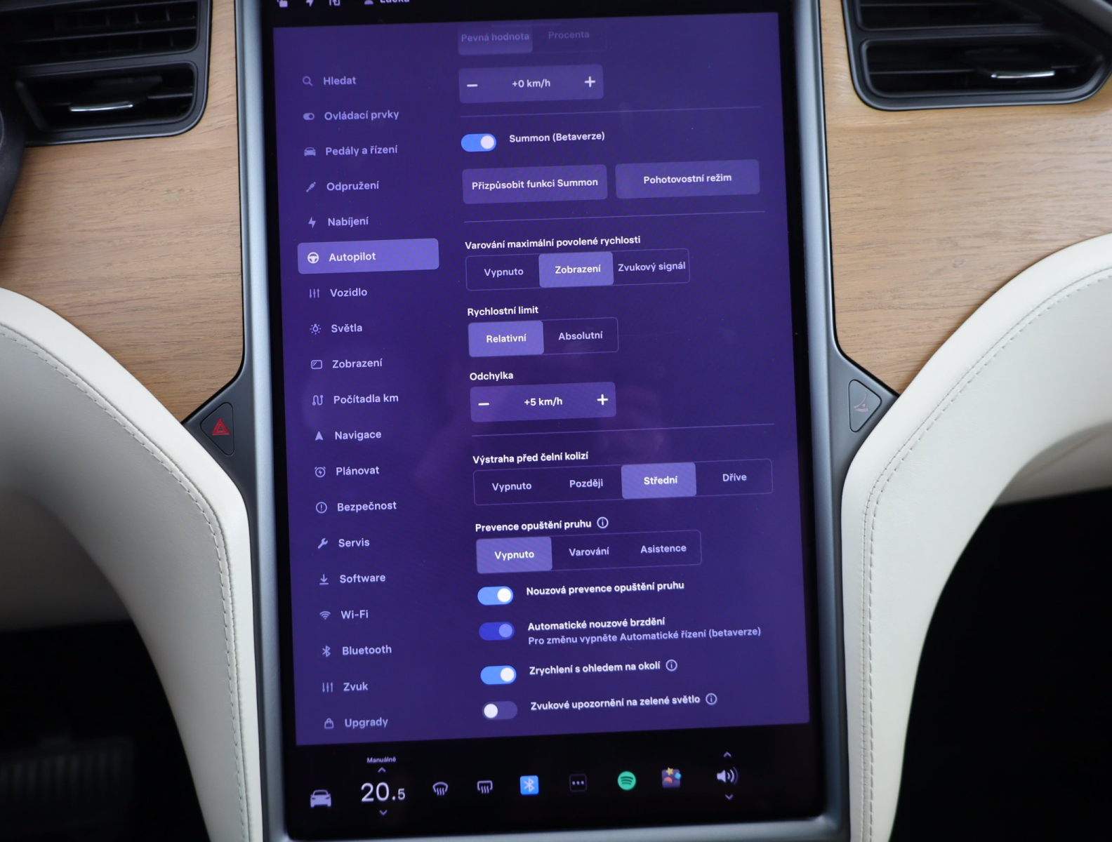 Tesla Model X - 2020