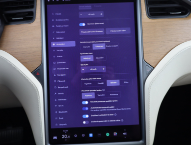 Tesla Model X - 2020