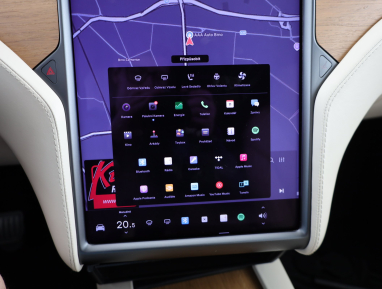 Tesla Model X - 2020