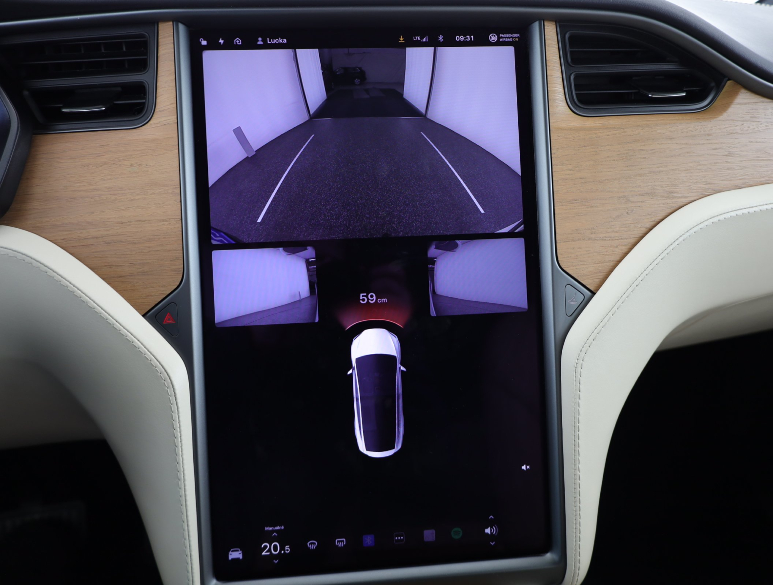 Tesla Model X - 2020