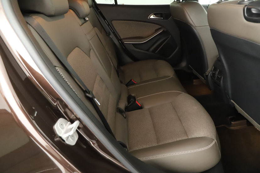 Mercedes-Benz GLA, 2017