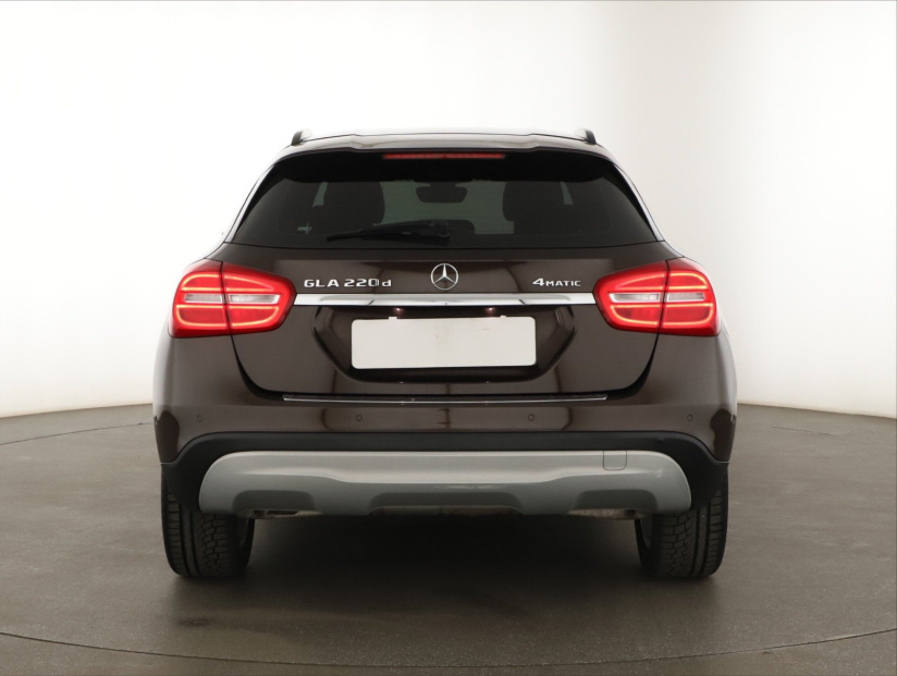 Mercedes-Benz GLA, 2017