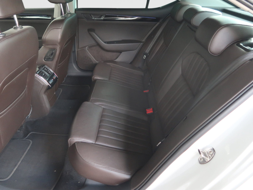 Škoda Superb, 2015