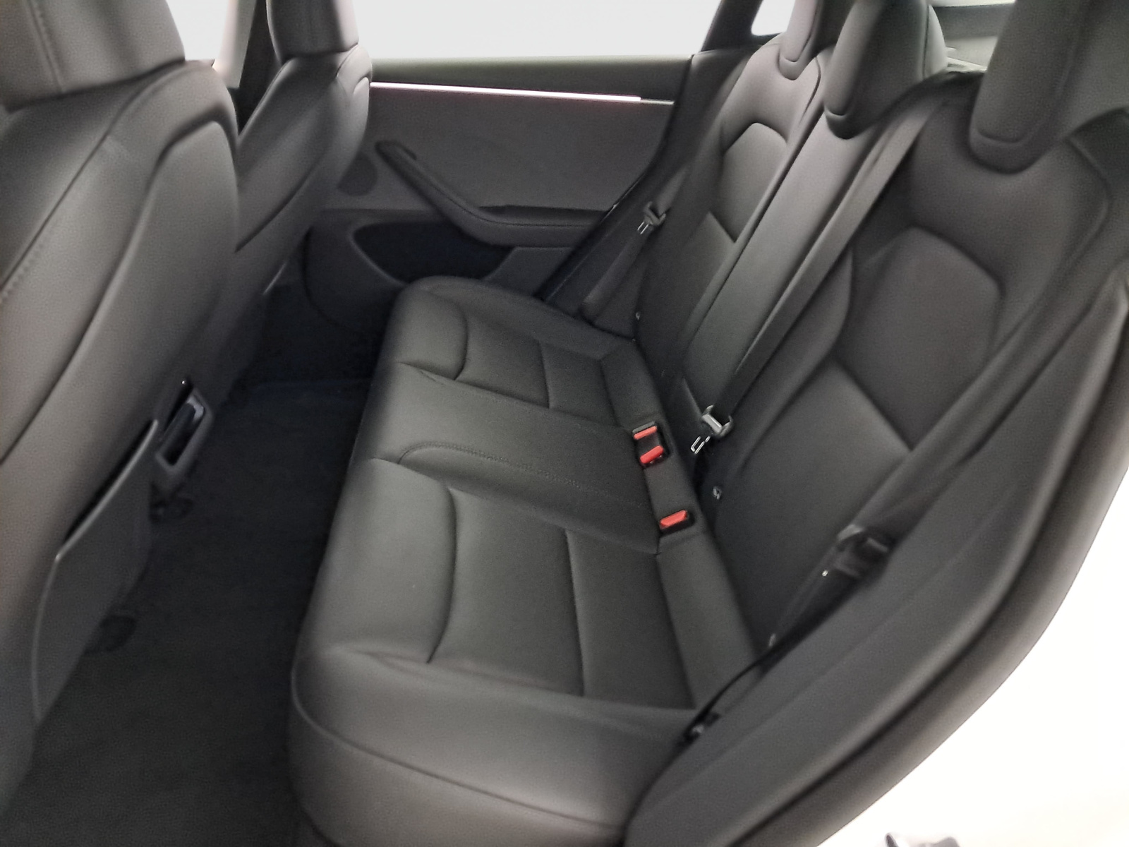 Tesla Model 3 Standard Range Plus – fotografie 15
