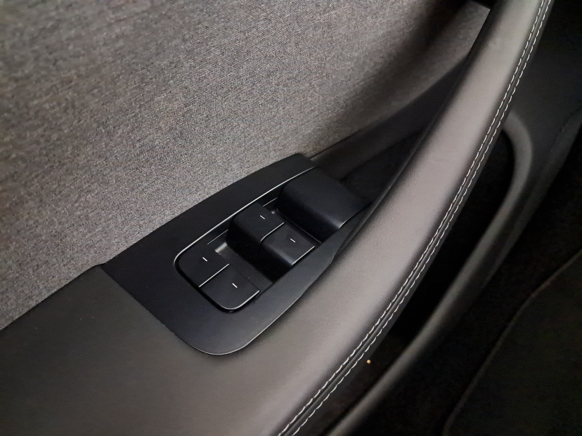 Tesla Model 3, 2025