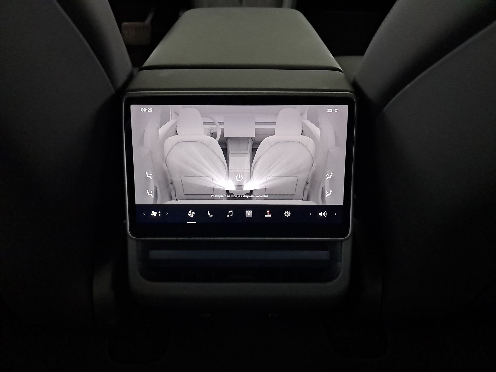 Tesla Model 3 Standard Range Plus – fotografie 27