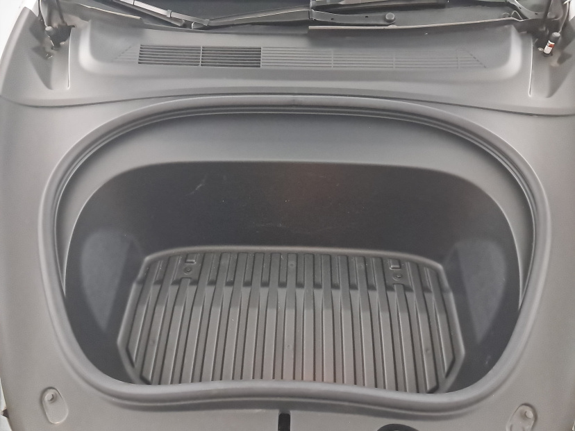 Tesla Model 3, 2025