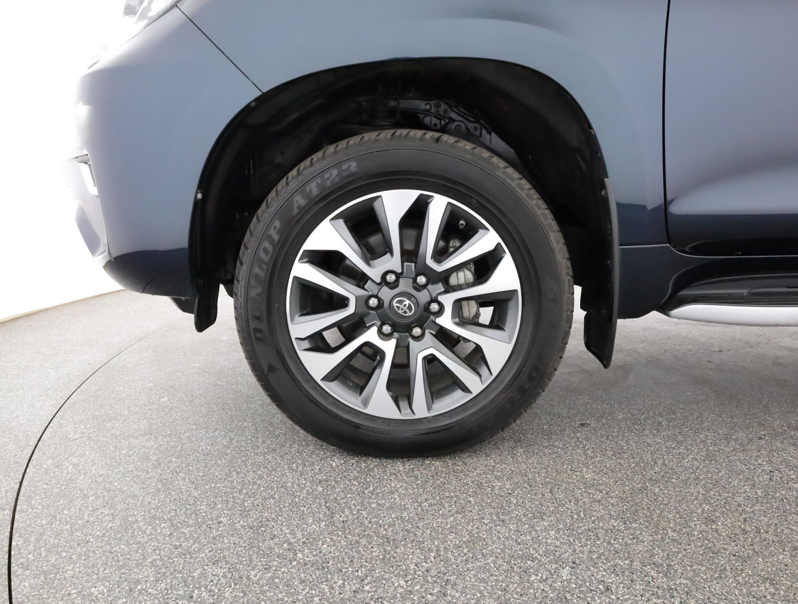 Toyota Land Cruiser - 2023