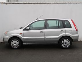 Ford Fusion - 2010