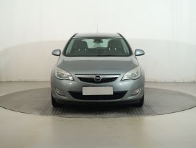 Opel Astra - 2011